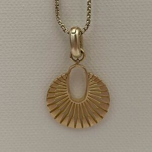 Kendra Scott Adjustable Elegant Gold Pendant Necklace